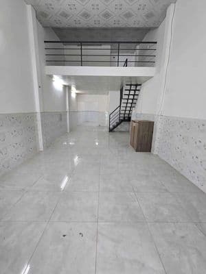 Nhà 4x17m gần cv gia phú – 1 pn kín 1 pn hở 2 wc – gác lửng hẻm 6m