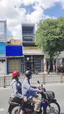 Cho thuê nhà mặt tiền đẹp, 3 lầu trường chinh