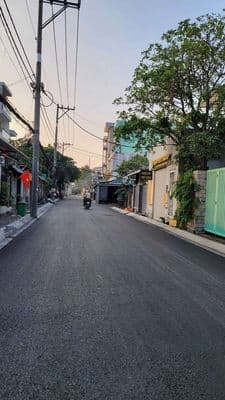 nhà mặt tiền khu linh đông, 4,4mx25 full thổ cư, k lộ giới