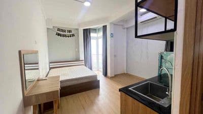 Cho thuê phòng studio ban công full nội thất ngay ngã tư phú nhuận