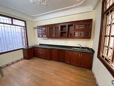 Cho thuê nhà Hoàng Cầu, 65m 5 tầng thông sàn, vị trí siêu đẹp chỉ 25tr