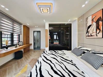Nhà đẹp Bình Lợi. DT 4X18M.Trệt 2 Lầu ST Hẻm thông 12m