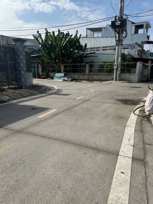 Bán nhà mới xây khu dân cư ổn định