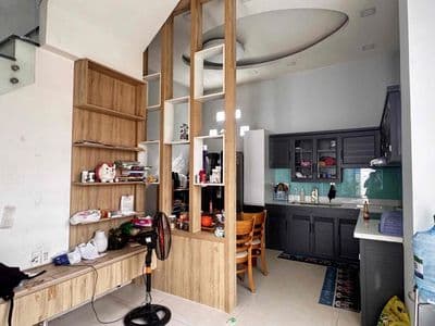 Cần tiền bán gấp nhà đẹp có sân rộng hẻm oto 6x13m, 2 tầng hoàn công