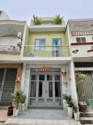 Bán nhà HXH MINH PHỤNG Q.11 , 35m2 , 3 Tầng , Cách 1 Căn ra mặt tiền