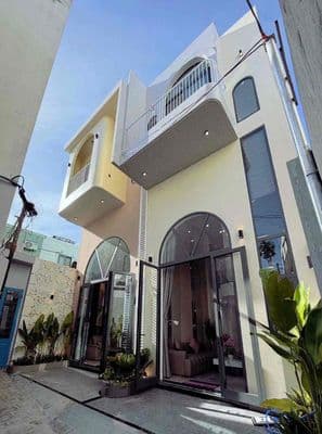 Nhà 3 tầng xây mới kiệt trần cao vân - có sân rộng