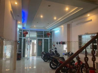 Nhà hà huy tập 3 tầng 4.4mx17m - 6 phòng - cách mặt tiền 30m hơn 4 tỷ