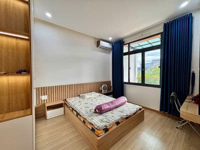 Cho thuê nhà mặt tiền nguyên căn gần Nguyễn Hữu Thọ