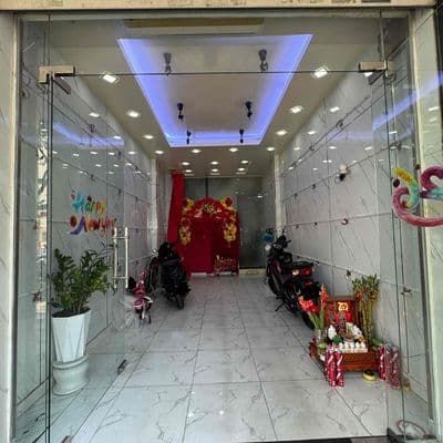 MẶT TIỀN BA THÁNG HAI Q10 có toilet riêng lề rộng khu sầm uất đa ngành
