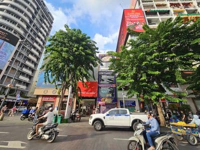 Phố đi bộ 48 Nguyễn Huệ Ngang 4mx20 3 Tầng Tiện cho mọi Thương hiệu