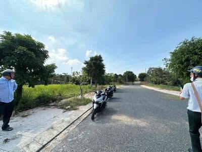 Đất nền kdc xay dung tu do