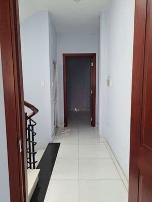 Nhà lửng 2 lầu sân thượng 5pn chợ tân mỹ