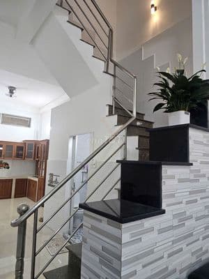 Cho thuê nhà nguyên căn 4 lầu! Kd, VP vừa Ở. dT 4*15. Gần Đầm Sen