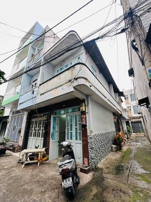 cho thuê nhà nguyên căn nhà trống ở ngay đường lê văn quới