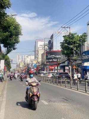Bán gấp nhà mặt tiền Nguyễn Thị Thập ngang 8m nở hậu