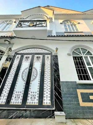 nhà sổ hồng 1 lầu, 3 phòng ngủ gần quận 7