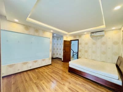 Bt song lập melosa khang điền -3 tầng full nt -4pn 4wc - sân vườn rộng