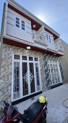 2 căn nhà liền kề , giá bán 1 căn 1 tỷ 390, gần cầu Phú Xuân