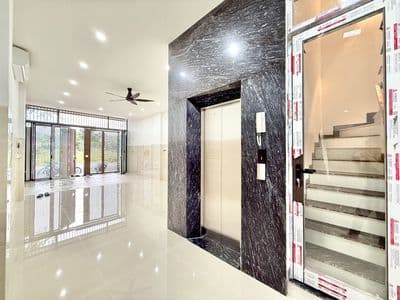 Cho thuê nhà mới 4 phòng ngủ full nội thất có thang máy kđt mỹ gia