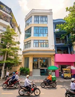 Siêu phẩm mặt tiền trần nhật duật q1, dt 8x16m, thang máy pccc đầy đủ