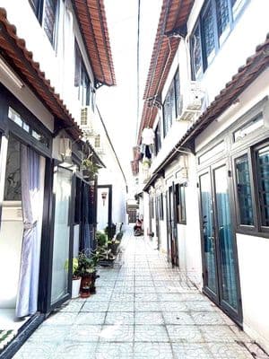 nhà mới sổ hoàn công đối diện trường đh nguyễn tất thành P.apđ Q12