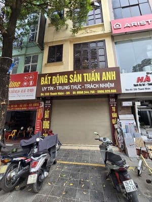 Cho thuê tầng 3 tầng 4 nhà mặt đường Thanh Nhàn