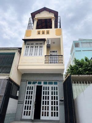 Nhà siêu hiếm tại Chợ phường 25 cách mặt tiền 30m, hẻm xe hơi quay đầu