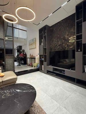 183 cho thuê nhà 2 tầng mặt tiền nguyễn khang