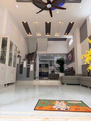 Cho thuê nhà mặt tiền ngay trung tâm