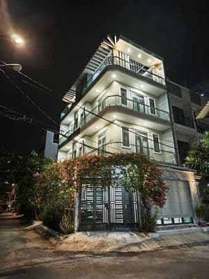Bán nhà góc 2 mặt tiền gần quận 7