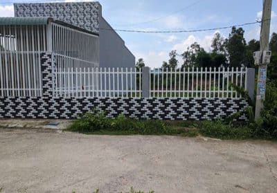 Bán nhà cấp 4 và lô đất bên cạnh.