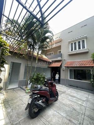 Cho thuê nhà dt:9x15m đường trương quốc dung, phường 8, phú nhuận
