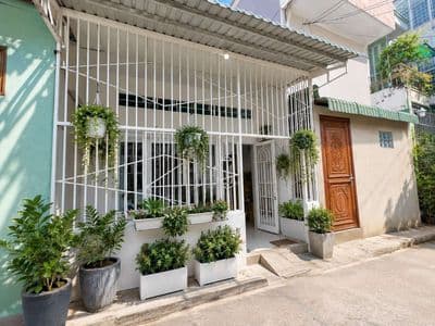 40m2, hẻm xe hơi , gầnAeon tân phú, trong kdc vĩnh lộc, nhà c4 có lửng