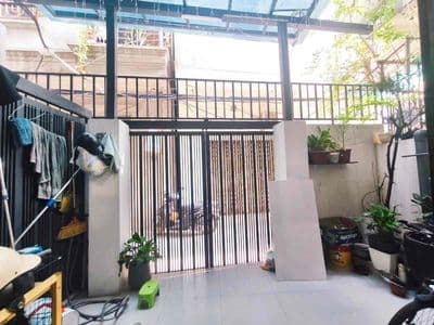 Bán đất tặng nhà cấp4 phố Minh Khai 60 m2 giá 10.6 tỷ sổ vuông vắn sổ