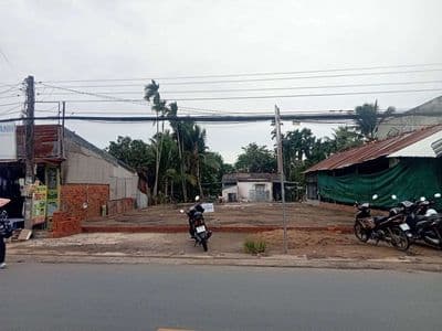 Cho thuê nền mặt tiền chợ trường long