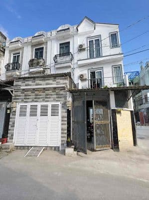 Căn góc 2 mặt đường hẻm xe hơi thông thoáng, đg Lê Văn Lương