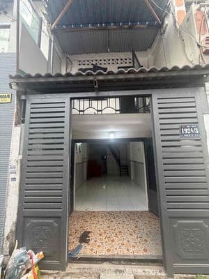 bán nhà 3.3 x 10 shr hem xe hơi 1 tret 1 lau