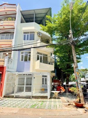 Cho thuê nhà góc MTNB khu tên lửa dt 4*20m