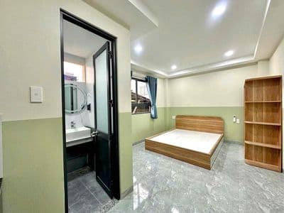 Chính chủ cho thuê phòng ngay lạc long quân có cửa sổ máy lạnh mới