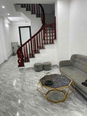 Cho thuê nhà nguyên căn mới xây phúc lợi - ô tô đỗ gần - 4pn -8triệu