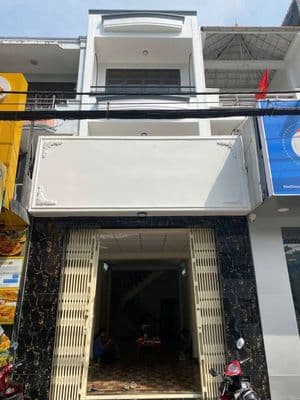 Cho thuê MTKD khúc sung dt 4*20m