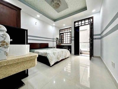 Studio đẹp – ban công lớn – mặt trước – full nội thất mới – máy giặt