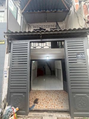 Nhà hẻm Cách nguyễn ánh thủ 50m sổ hồng riêng