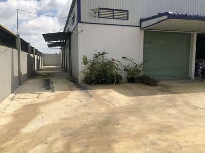 Cho thuê nhà kho 800m2 đường tôn đản, sẵn điện nước, giá 50k