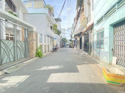 Nhà Thuê 6x15m.Cấp 4.Hẻm 6m Thoại Ngọc Hầu.Gía:10tr