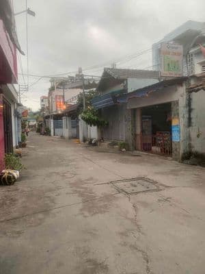 Cho thuê nhà Mt ĐHT 06, sát KDC An Sương, 4.2x17m, 1 lầu, 2pn, Q12