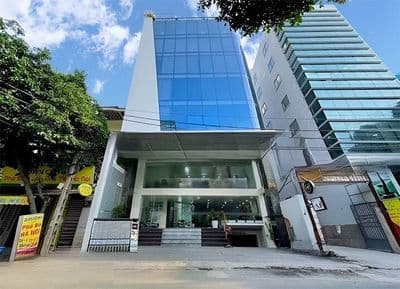 Tòa nhà đường nguyễn thái bình. dt 8x20m, hầm trệt 4 lầu cần cho thuê
