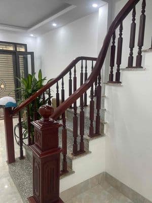 Chính chủ cho thuê nhà 4 tầng, cạnh chợ Đồng Dinh Thạch Bàn, Long Biên