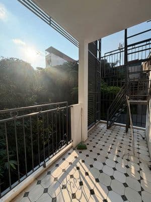 Kinh doanh. ô tô tải đi. vào ở ngay.