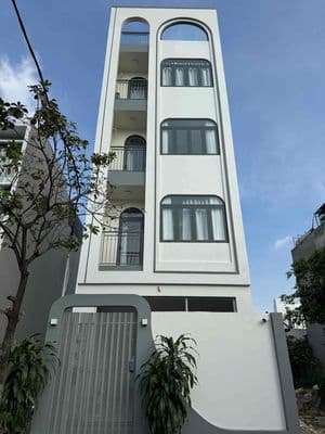 chính chủ gửi bán căn nhà căn hộ dịch vụ Dt.120m ngang 5m dài 24m Gồ